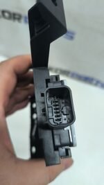 Радар переднього кута в зборі, правий KIA EV9 Front Corner Radar Right 99130DO000 - Зображення 4