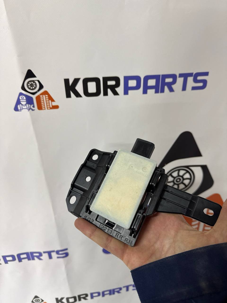 agacagiaaxkbaaibb2ld KIA NIRO UNIT ASSY-REAR CORNER RADAR,RH Радар заднього кута в зборі, правий 99150AT000 - Зображення 1