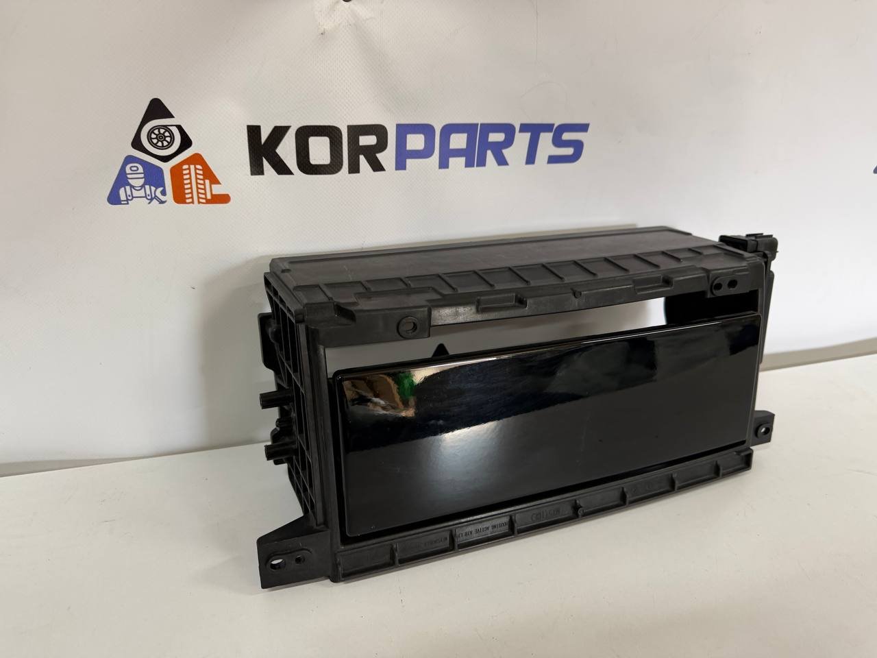 agacagiaaxkbaaibegmk Активна повітряна заслінка (жалюзі радіатора) ліва Hyundai Santa Fe MX5 Active Air Flap Left 86980p6020 - Зображення 1