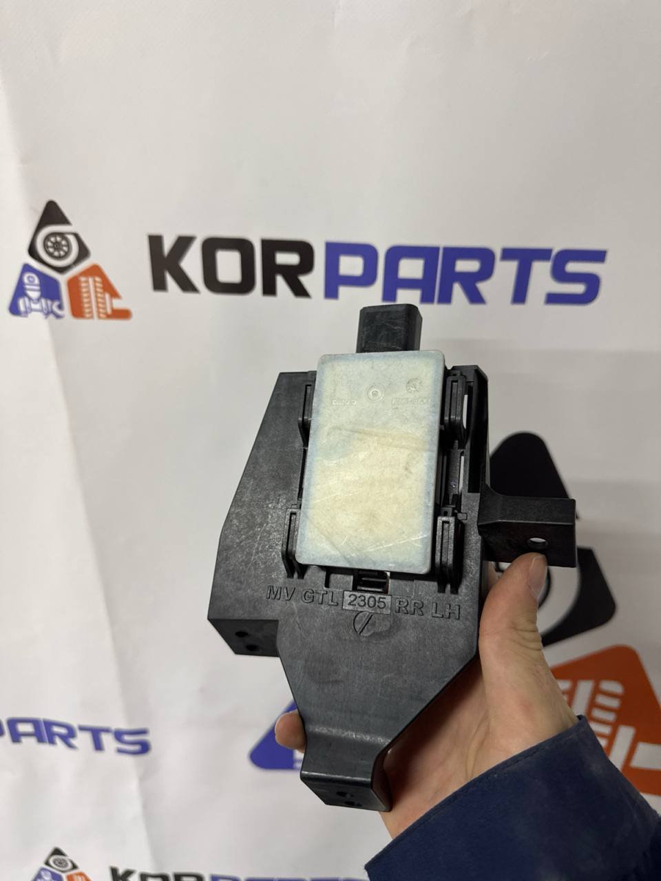 agacagiaaxkbaaibfwld KIA EV9 UNIT ASSY-REAR CORNER RADAR,LH Радар заднього кута в зборі, лівий 99140DO700 - Зображення 1