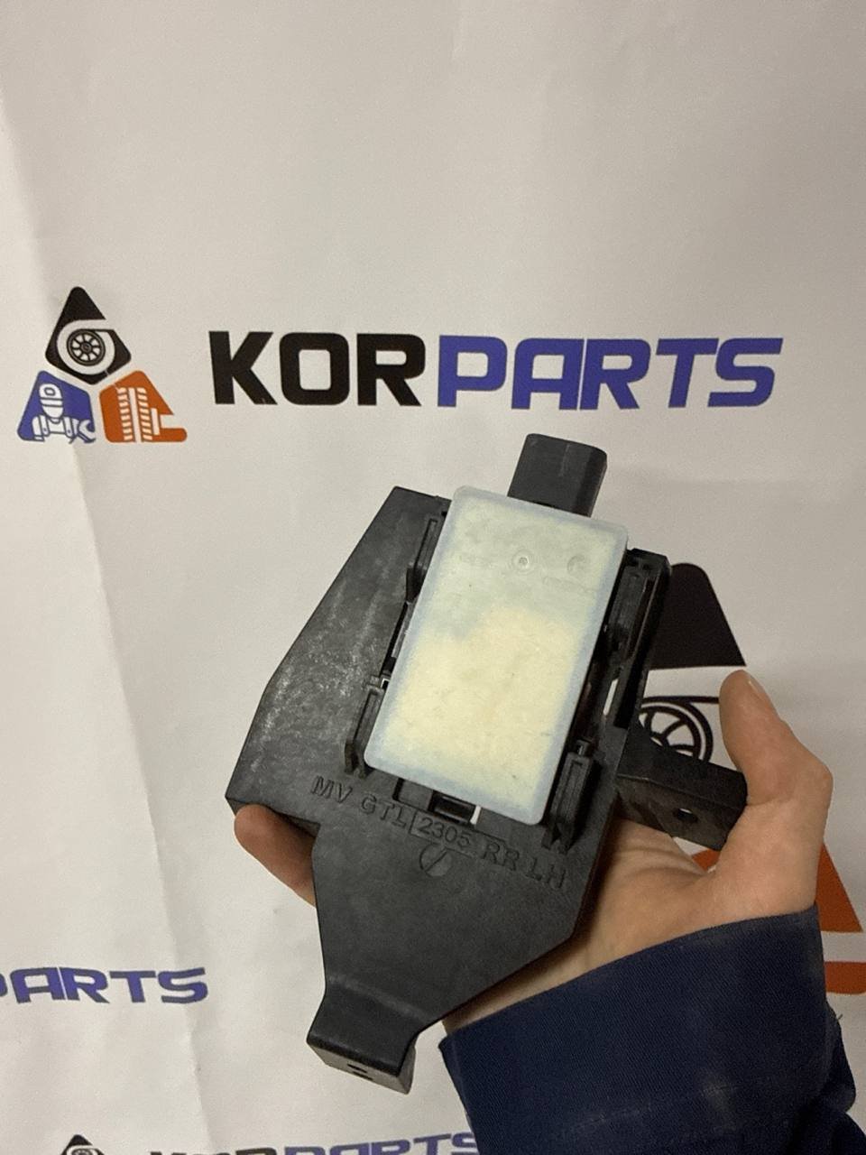 agacagiaaxkbaaibi2ld KIA EV9 UNIT ASSY-REAR CORNER RADAR,LH Радар заднього кута в зборі, лівий 99140DO000 - Зображення 1