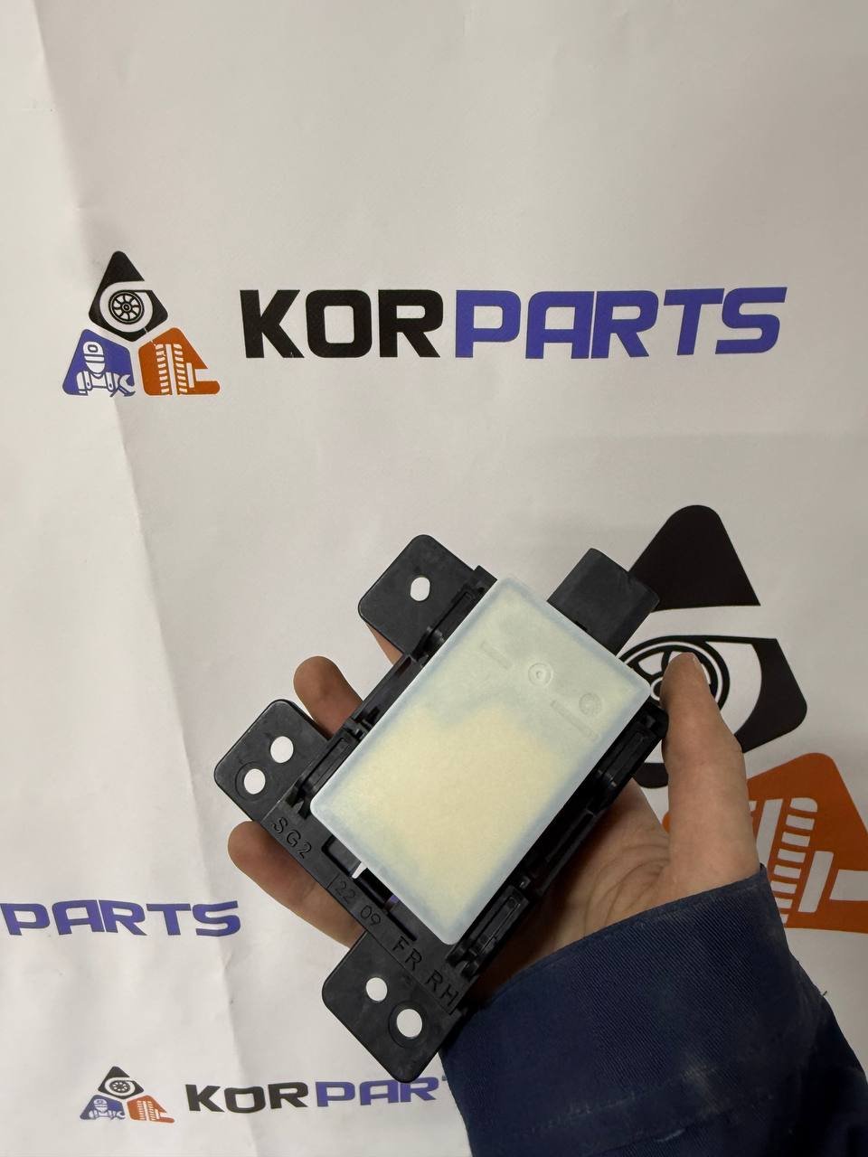 agacagiaaxkbaaibl2ld KIA NIRO EV UNIT ASSY-FRONT CORNER RADAR,RH Радар переднього кута в зборі, правий 99130AO000 - Зображення 1