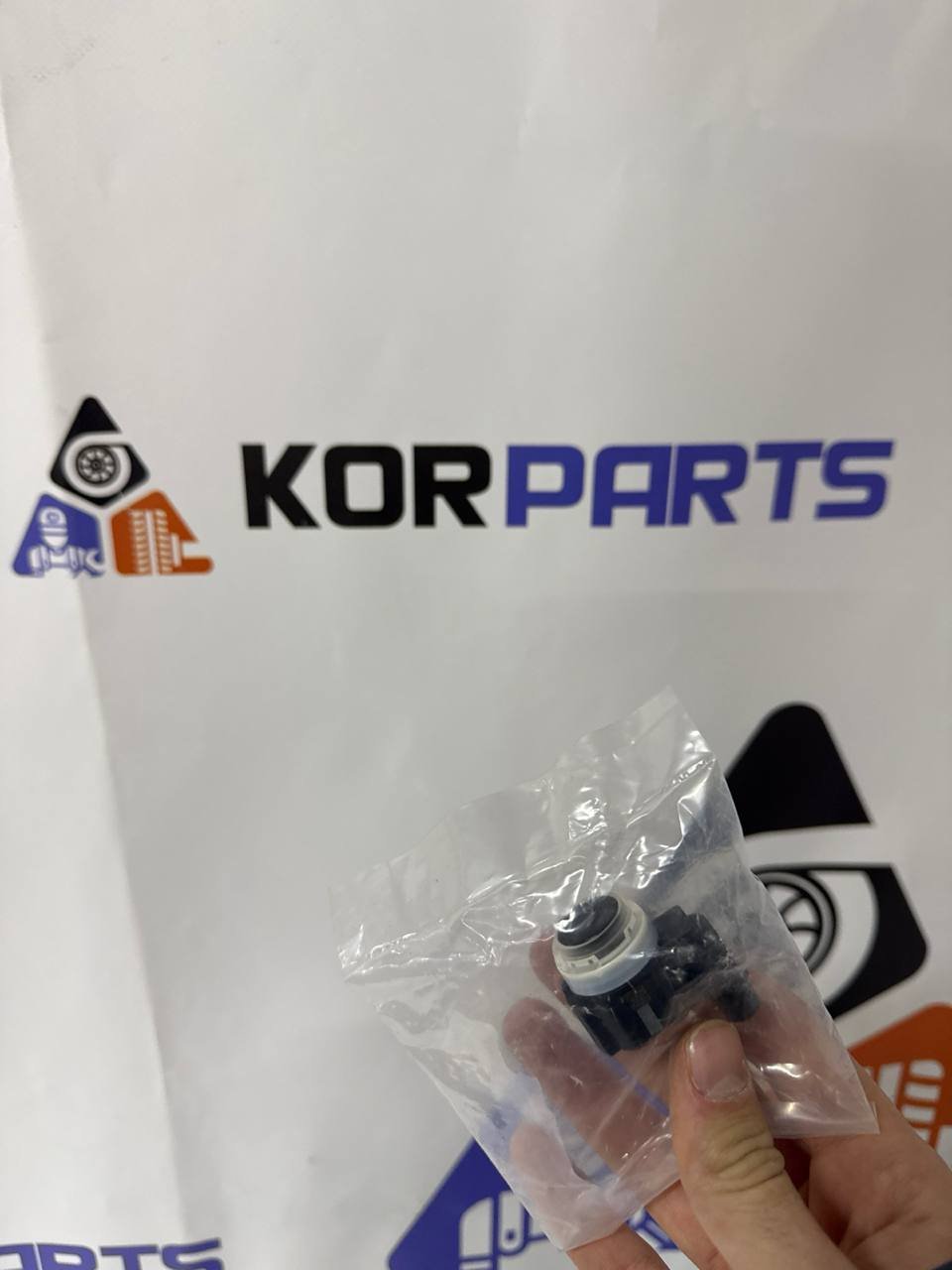 agacagiaaxkbaaid9mlh ULTRASONIC SENSOR ASSY-P.A.S Датчик паркування (ультразвуковий) 99310L1800 - Зображення 1