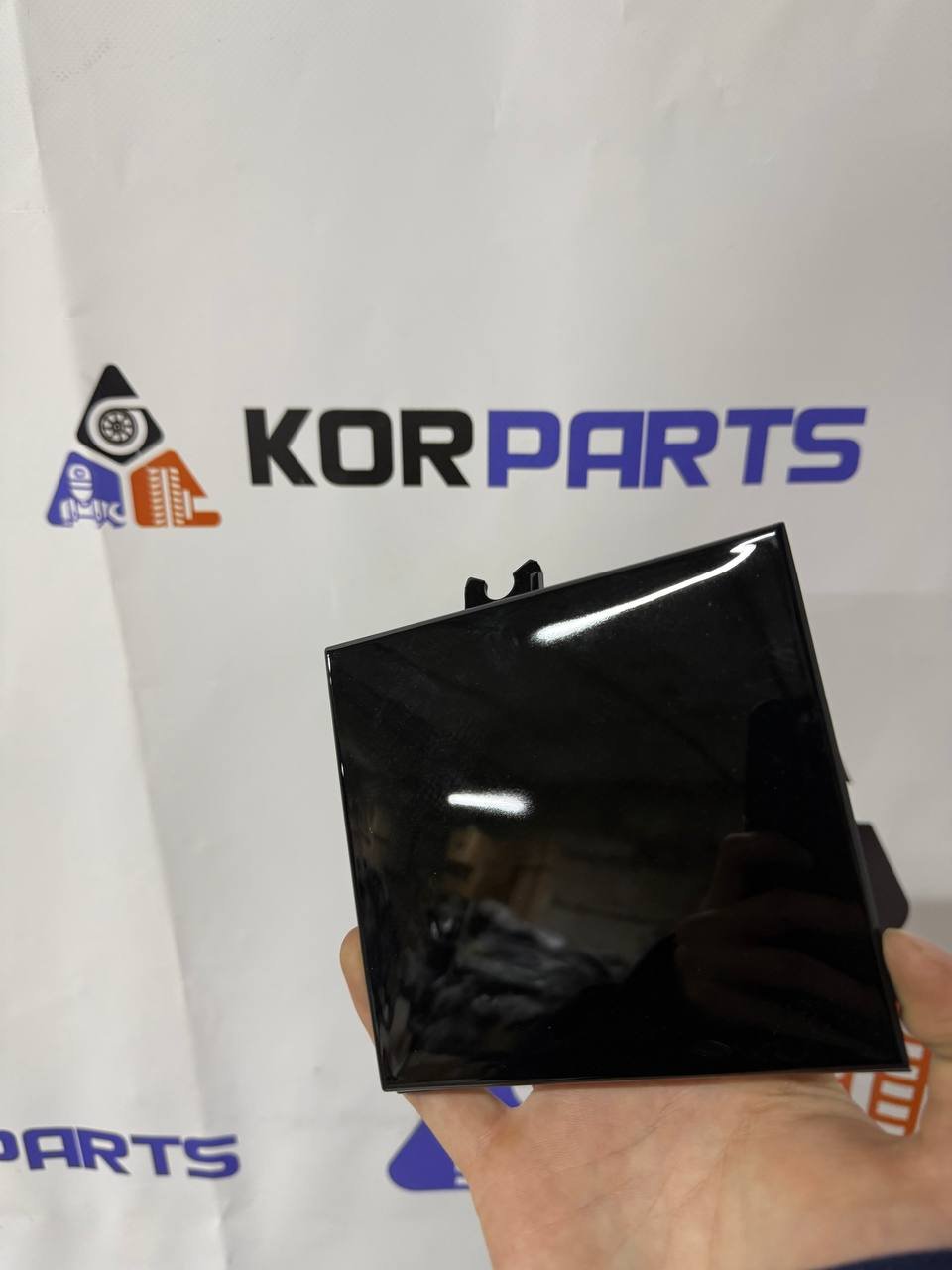 agacagiaaxkbaaidymlh Hyundai IONIQ 5 COVER-FR BUMPER MIDDLE Молдінг переднього бамперу між жалюзями 865M1GICA0EB - Зображення 1