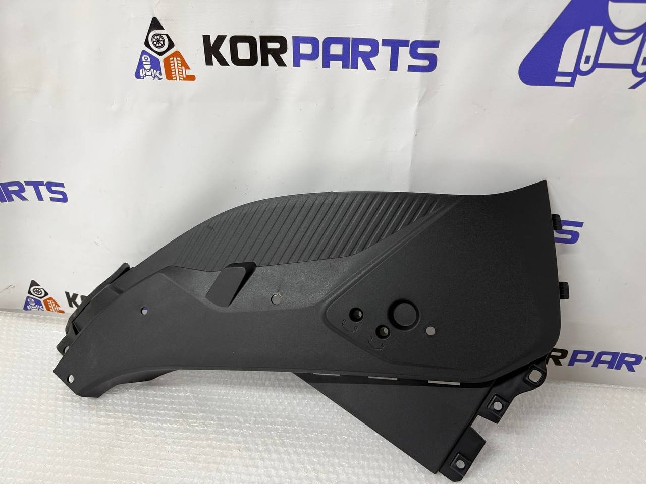 agacagiaaxkbaaiecglh Genesis GV60 GARNISH ASSY-RADIATOR GRILLE UPPER,LH Накладка під капотом на фару , ліва 86378CU000 - Зображення 1