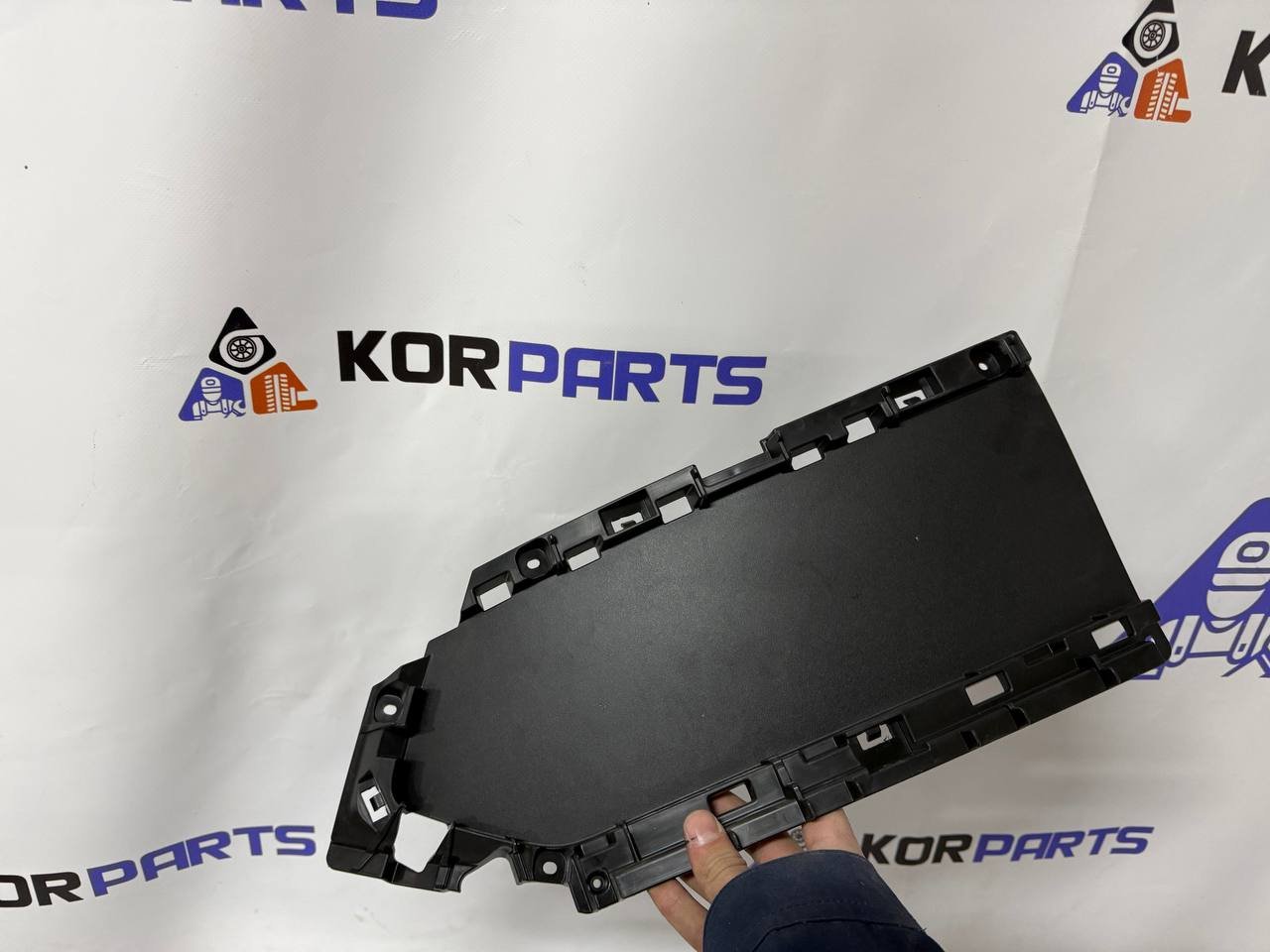 agacagiaaxkbaaihc2lk Hyundai KONA EV PIECE-RADIATOR GRILLE NO.2 Вставка решітки радіатора №2 86598BF100 - Зображення 1