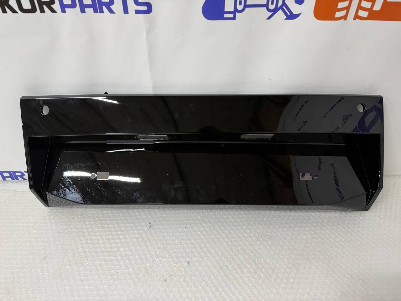 agacagiaaxkbaaitowlx Hyundai IONIQ 6 MOULDING ASSY-RR BUMPER,CTR Молдінг переднього бамперу центр 86693kl000ebr - Зображення 1