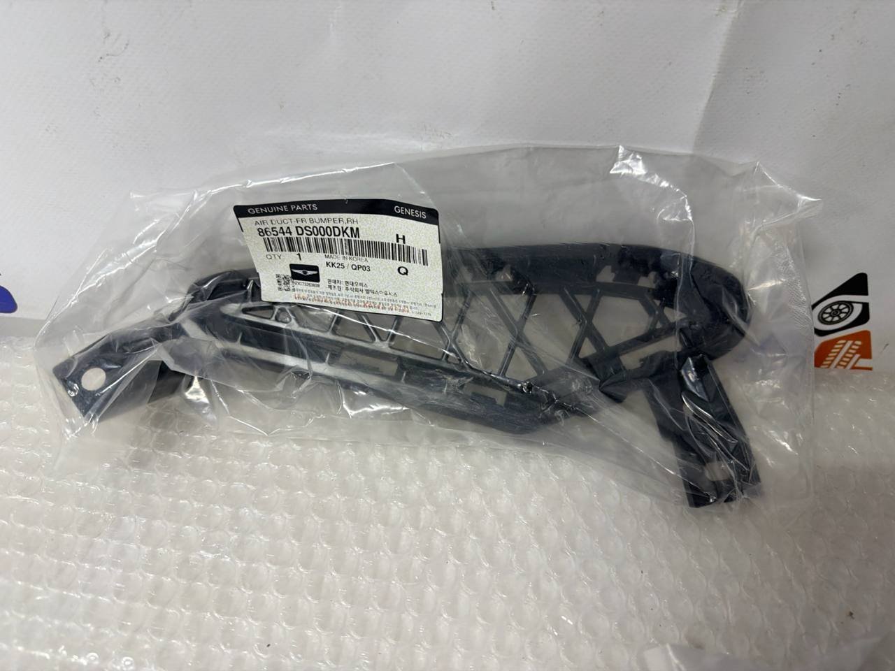 agacagiaaxkbaaizegmy Genesis GV70 EV AIR DUCT-FR BUMPER,RH Повітровід переднього бампера, правий 86544DS000DKM - Зображення 1