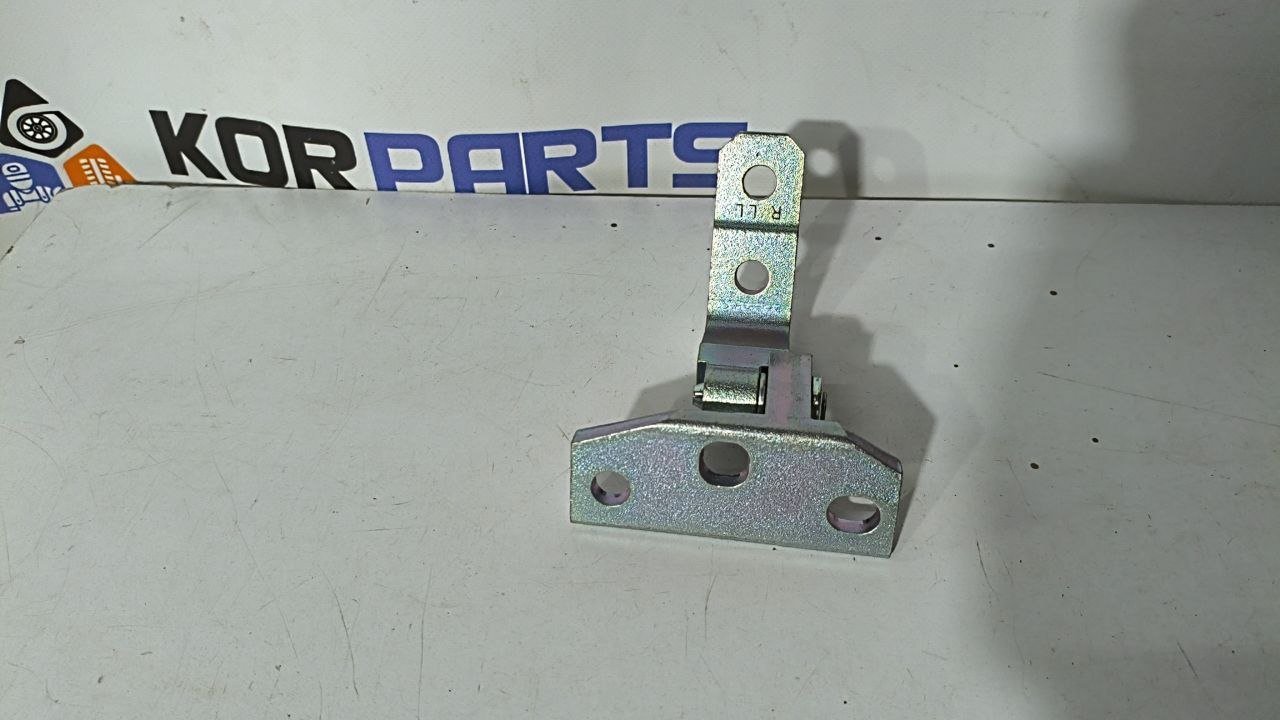 2weaq4p6c7g5mvzkaqttrw6qtqdhb56o Завіса задніх дверей нижня ліва Hyundai IONIQ 9 Rear door lower hinge LH 77915GO000 - Зображення 1