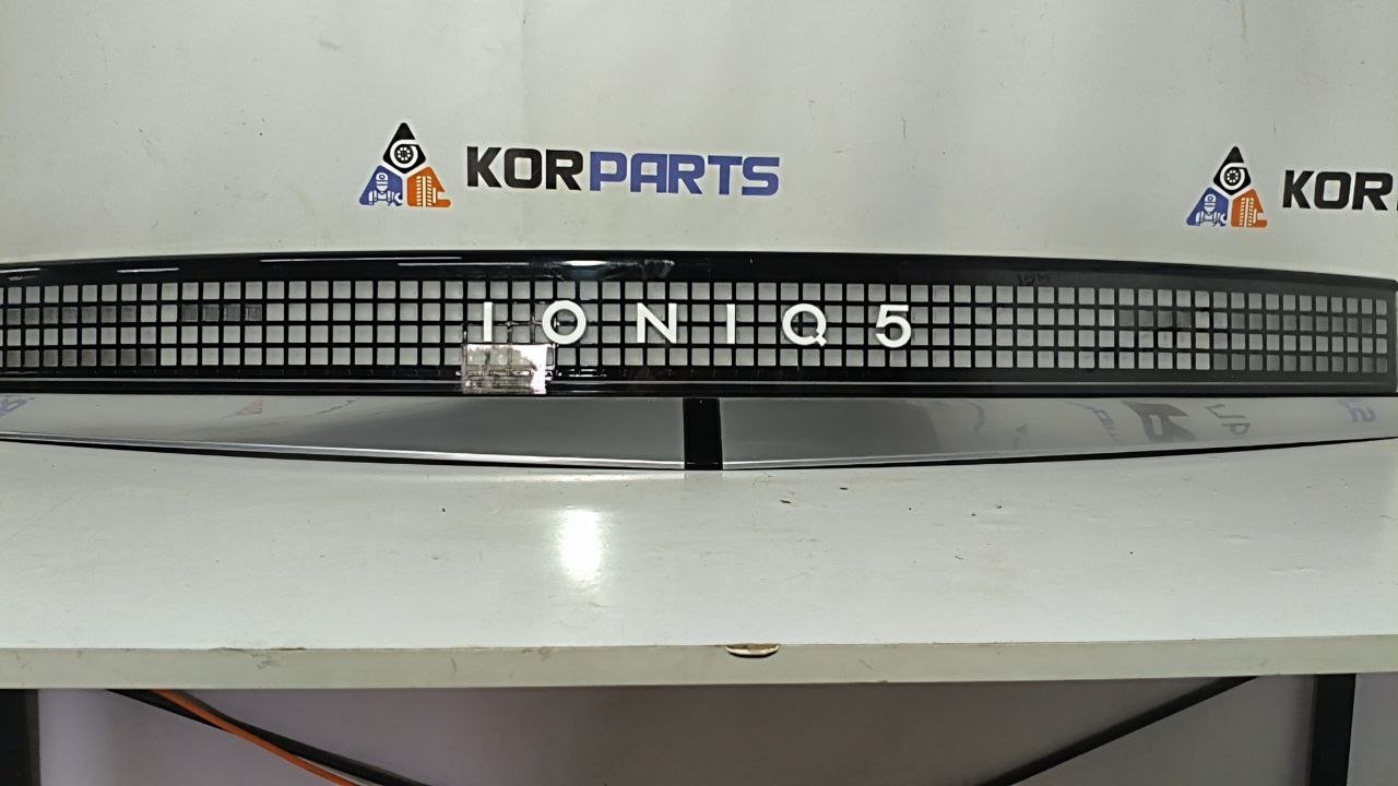 NADGQfDHDYbs1Ahyn4LzOnD6d8alezKM Задній ліхтар центральної накладки Hyundai IONIQ 5 Rear Center Garnish Lamp 92409GI100 - Зображення 1