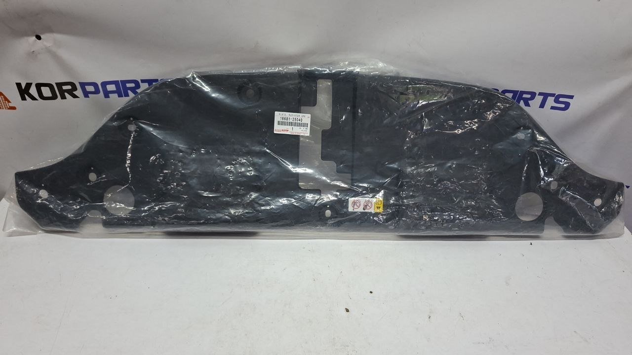 ffz4shmxdpcvnaoyujqzu8pmhjlo0sns Накладка над радіатором верхня Toyota Crown Radiator support access cover (upper) 1668125040 - Зображення 1