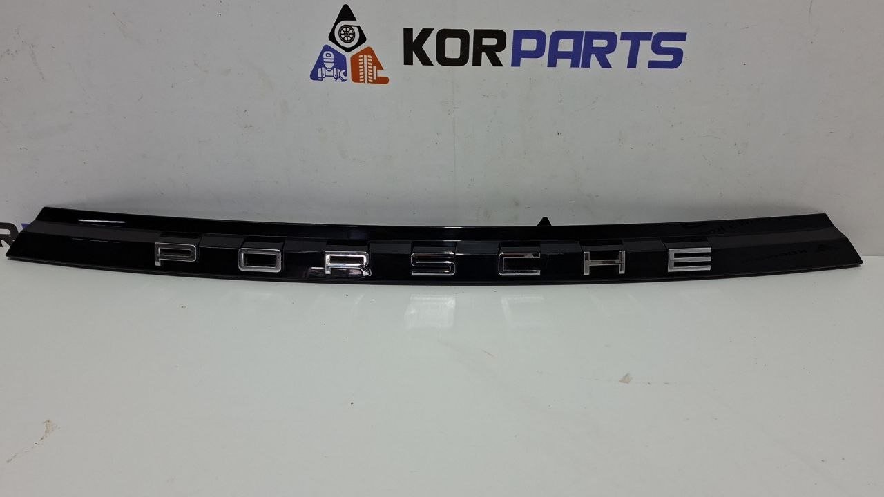i7fsqozafm4f9ph3o44wjosfrj3mvsl7 Porsche Panamera (971, 2016–2023) накладка кришки багажника з емблемою Б/В 971827044B - Зображення 1