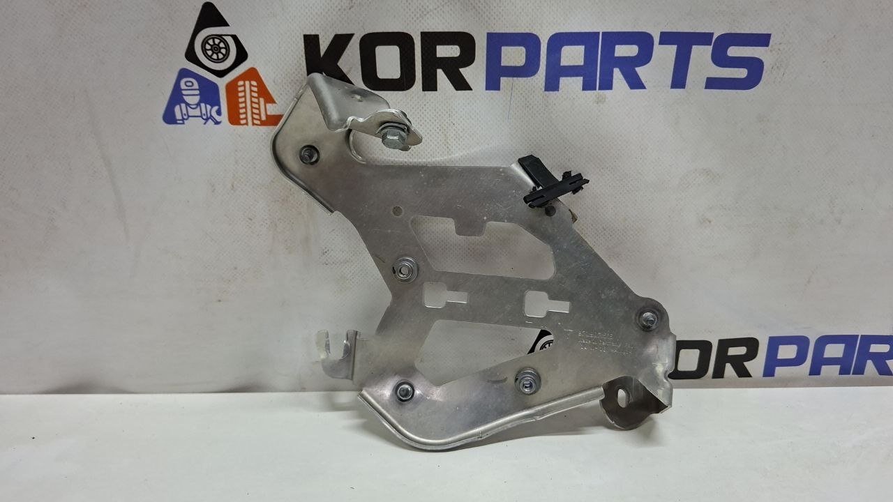kRs83yWPTqnRyqlTj0GMqNRI4qIeUjeF Porsche Panamera (971, 2017–2023) Кронштейн блока керування 971907515 - Зображення 1
